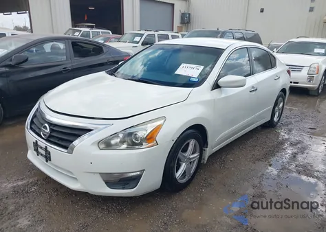2015 Nissan Altima 2.5 S z USA, uszkodzony, nr VIN 1N4AL3AP1FC128513